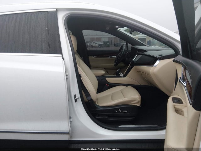 Продаж на аукціоні авто 2017 Cadillac Xt5 Luxury, vin: 1GYKNBRS6HZ105976, номер лоту: 44543244