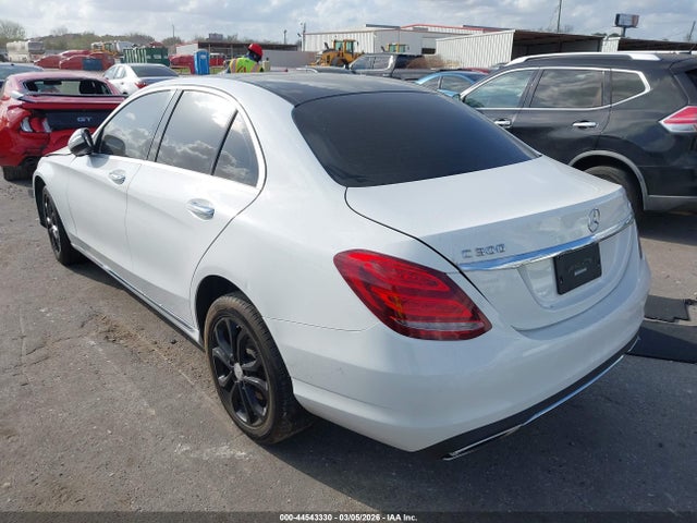 44543330 :رقم المزاد ، 55SWF4KBXFU025348 vin ، 2015 Mercedes-benz C 300 4matic مزاد بيع