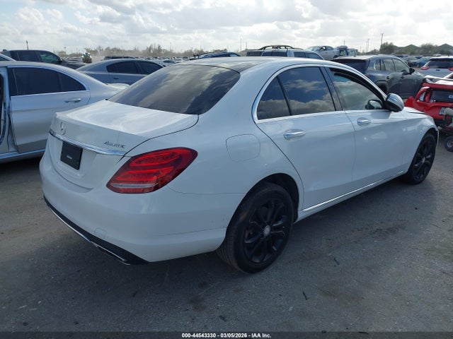 44543330 :رقم المزاد ، 55SWF4KBXFU025348 vin ، 2015 Mercedes-benz C 300 4matic مزاد بيع