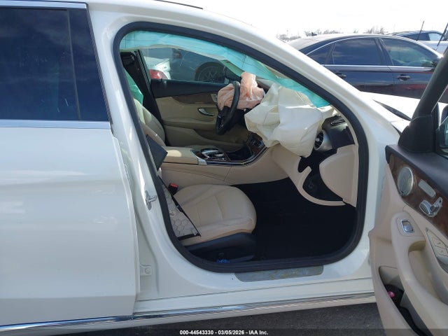 44543330 :رقم المزاد ، 55SWF4KBXFU025348 vin ، 2015 Mercedes-benz C 300 4matic مزاد بيع