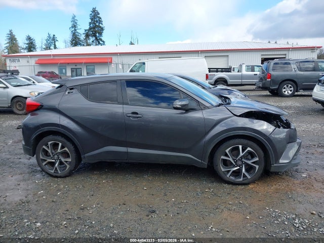 Toyota C-HR XLE 2018 NMTKHMBX6JR024772 Image 14