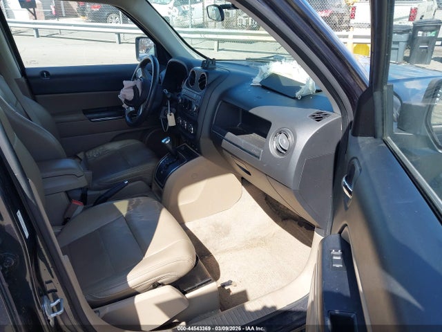 44543369 :رقم المزاد ، 1C4NJPCB2ED624164 vin ، 2014 Jeep Patriot Limited مزاد بيع