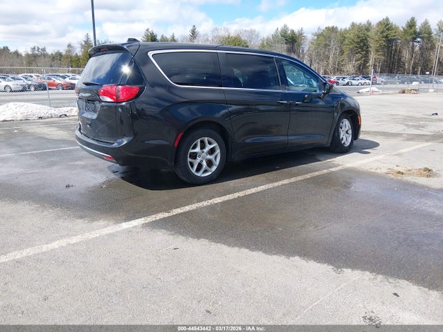 2017 Chrysler Pacifica Touring Plus მანქანა იყიდება აუქციონზე, vin: 2C4RC1BG5HR816735, აუქციონის ნომერი: 44543442