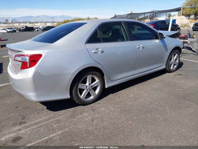 4T1BF1FK1EU345412 Toyota CAMRY SE
