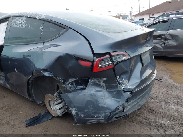 Tesla Model Y Long Range 2023 7SAYGDEE1PA194785 Image 6
