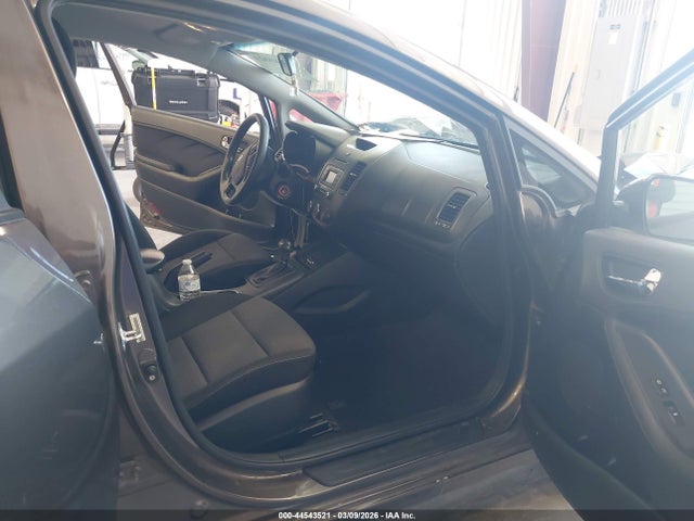 Продажа на аукционе авто 2015 Kia Forte Lx, vin: KNAFX4A62F5290217, номер лота: 44543521