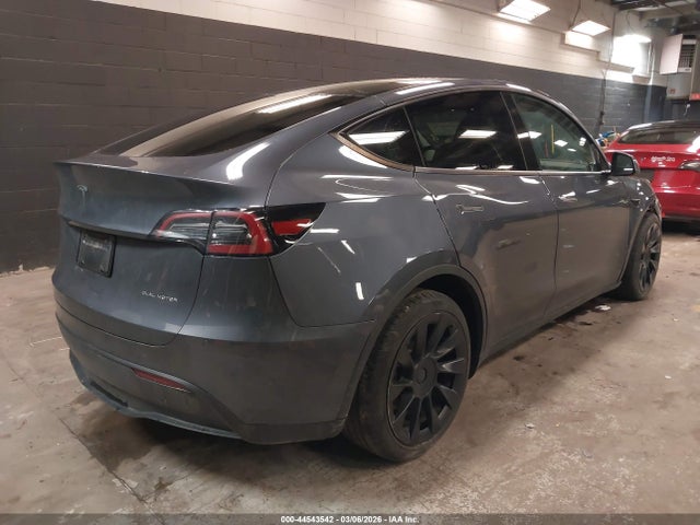 2023 TESLA MODEL Y 7SAYGDEE2PF692741 Photo 3