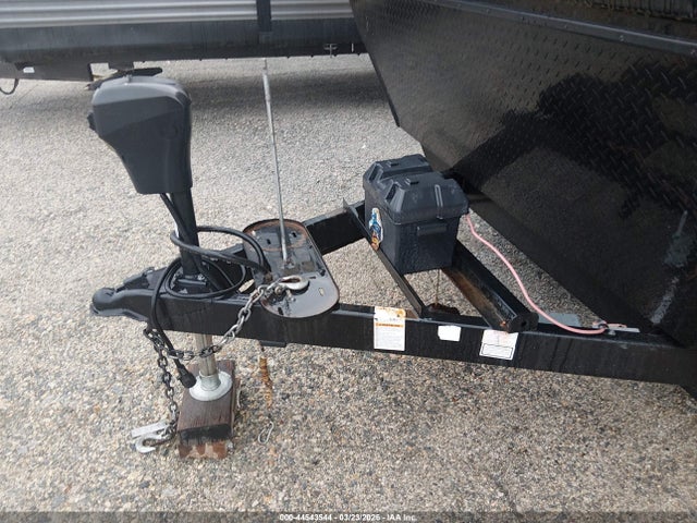 54CTV1Y29M6060968 Winnebago Voyage 3033bh