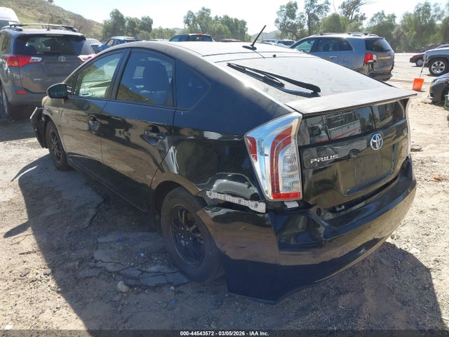 Toyota Prius Three 2014 JTDKN3DU0E0375774 Image 3