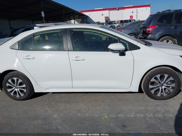 Toyota Corolla Hybrid Le 2022 JTDEAMDE2N3011586 Image 13