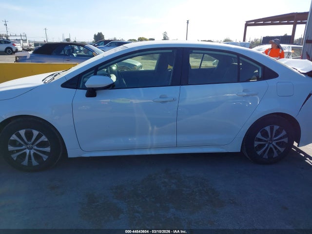Toyota Corolla Hybrid Le 2022 JTDEAMDE2N3011586 Image 14