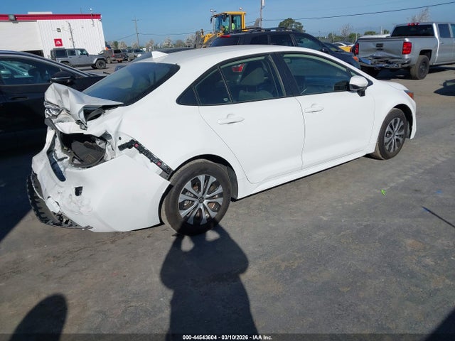 Toyota Corolla Hybrid Le 2022 JTDEAMDE2N3011586 Image 4