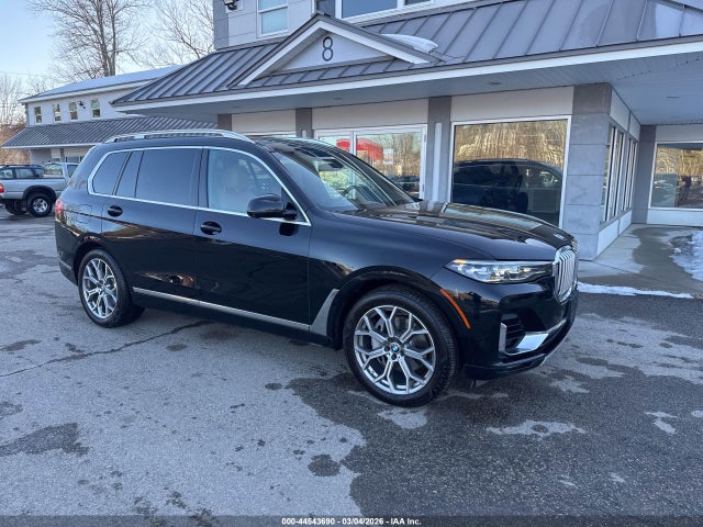 2021 BMW X7 5UXCW2C06M9E81989