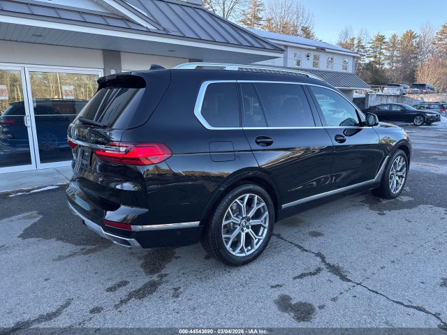 2021 BMW X7 5UXCW2C06M9E81989 Photo 3