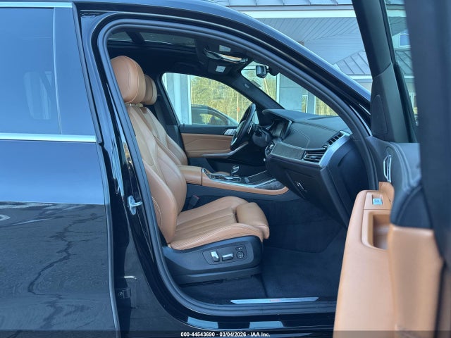 2021 BMW X7 5UXCW2C06M9E81989 Photo 4