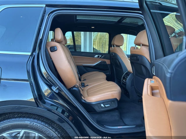 2021 BMW X7 5UXCW2C06M9E81989 Photo 7