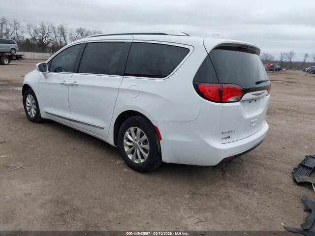 Продажа на аукционе авто 2018 Chrysler Pacifica Touring L, vin: 2C4RC1BG0JR149434, номер лота: 44543697