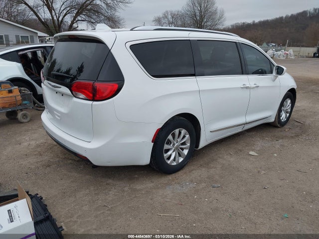 Продажа на аукционе авто 2018 Chrysler Pacifica Touring L, vin: 2C4RC1BG0JR149434, номер лота: 44543697