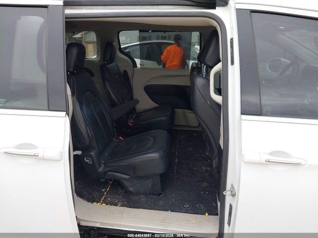 Продажа на аукционе авто 2018 Chrysler Pacifica Touring L, vin: 2C4RC1BG0JR149434, номер лота: 44543697