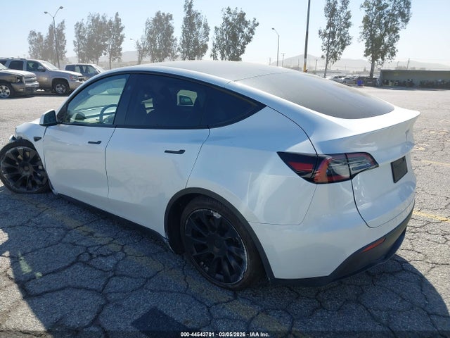 44543701 :رقم المزاد ، 7SAYGDEE7RA215190 vin ، 2024 Tesla Model Y Long Range Dual Motor All-wheel Drive مزاد بيع