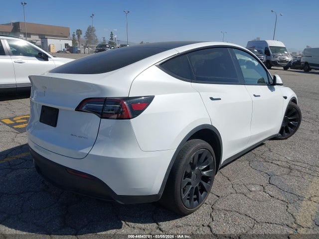 44543701 :رقم المزاد ، 7SAYGDEE7RA215190 vin ، 2024 Tesla Model Y Long Range Dual Motor All-wheel Drive مزاد بيع