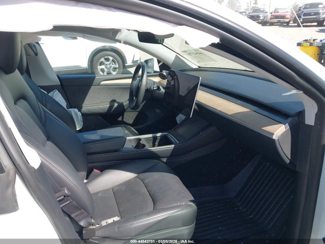 44543701 :رقم المزاد ، 7SAYGDEE7RA215190 vin ، 2024 Tesla Model Y Long Range Dual Motor All-wheel Drive مزاد بيع