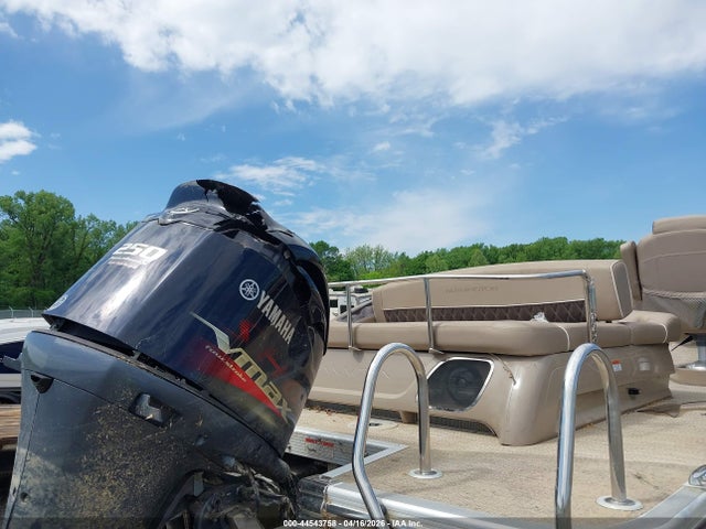 ETWF3617K718 Bennington Marine 25 R Series