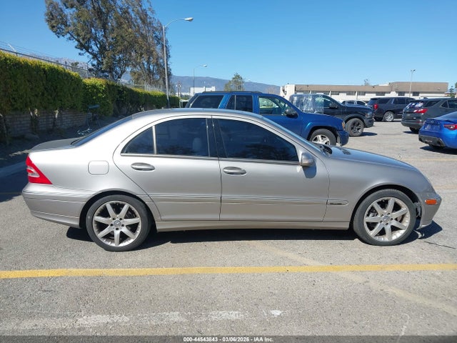 44543843 :رقم المزاد ، WDBRF40J64A555832 vin ، 2004 Mercedes-benz C 230 Kompressor Sport/sport مزاد بيع