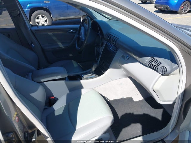 44543843 :رقم المزاد ، WDBRF40J64A555832 vin ، 2004 Mercedes-benz C 230 Kompressor Sport/sport مزاد بيع