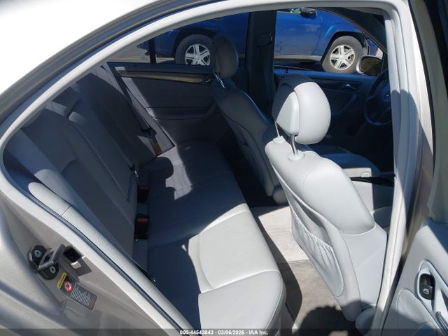44543843 :رقم المزاد ، WDBRF40J64A555832 vin ، 2004 Mercedes-benz C 230 Kompressor Sport/sport مزاد بيع