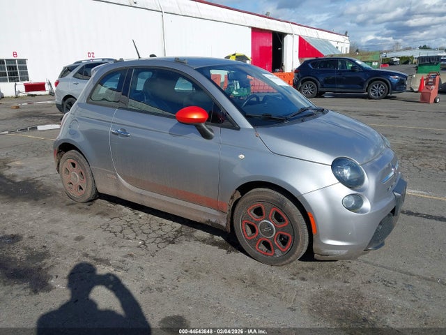 2015 FIAT 500E 3C3CFFGE7FT695450 Photo 0