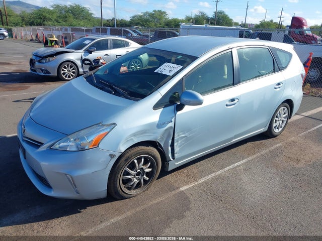 Toyota Prius V Three 2014 JTDZN3EU1E3341130 Image 2