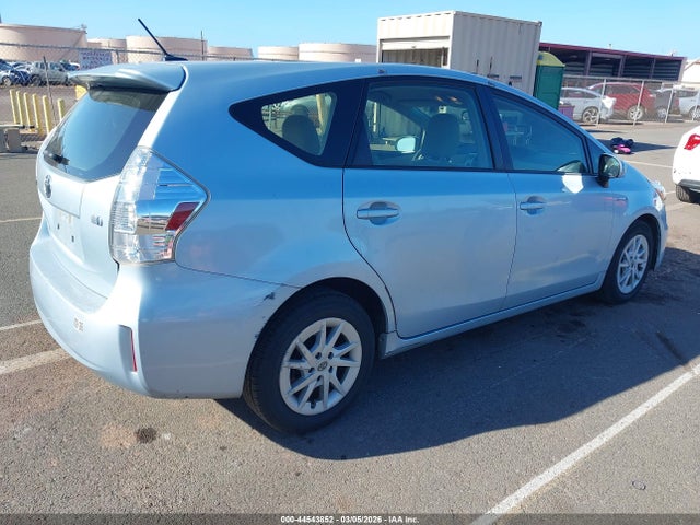 Toyota Prius V Three 2014 JTDZN3EU1E3341130 Image 4
