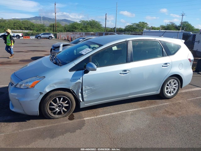 Toyota Prius V Three 2014 JTDZN3EU1E3341130 Image 6