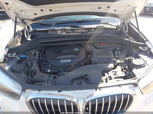 2018 BMW X1 WBXHU7C33J5H42361 Photo 9