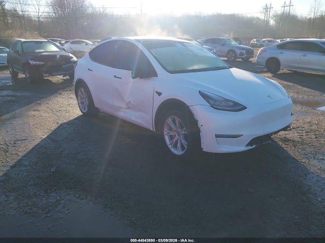 2022 TESLA MODEL Y 7SAYGDEE0NF393780 Photo 0