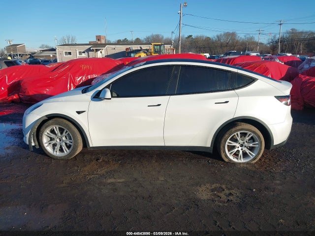 Продаж на аукціоні авто 2022 Tesla Model Y Long Range Dual Motor All-wheel Drive, vin: 7SAYGDEE0NF393780, номер лоту: 44543890