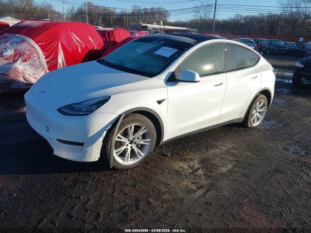 2022 TESLA MODEL Y 7SAYGDEE0NF393780 Photo 1