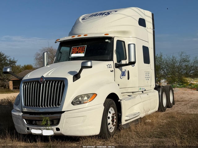 3HSDZAPR0JN422027 International Lt
