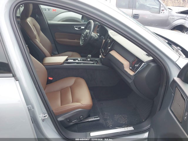 2024 VOLVO XC60 YV4L12RL8R1720850 Photo 4