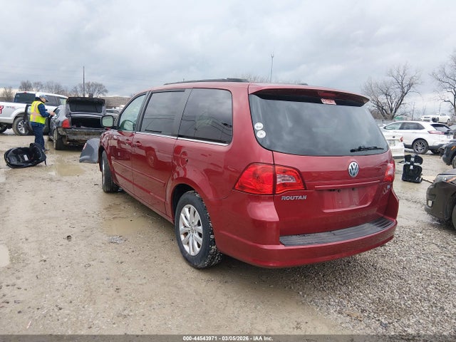 44543971 :رقم المزاد ، 2C4RVABGXCR355342 vin ، 2012 Volkswagen Routan Se مزاد بيع