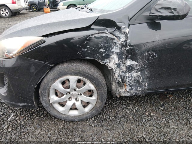 44543978 :رقم المزاد ، JM1BL1U71D1845999 vin ، 2013 Mazda Mazda3 I Sport مزاد بيع