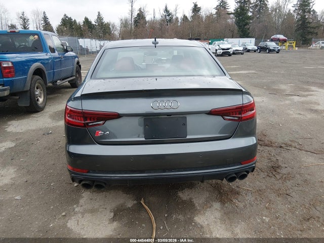 44544001 :رقم المزاد ، WAUB4AF46JA010697 vin ، 2018 Audi S4 3.0t Premium Plus مزاد بيع