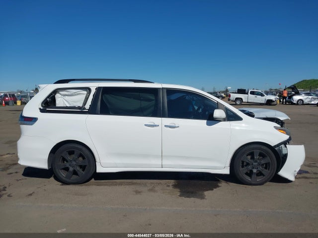 Toyota Sienna Se 8 Passenger 2017 5TDXZ3DC0HS774316 Image 13