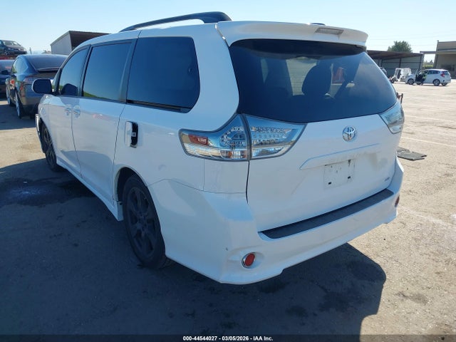 Toyota Sienna Se 8 Passenger 2017 5TDXZ3DC0HS774316 Image 3