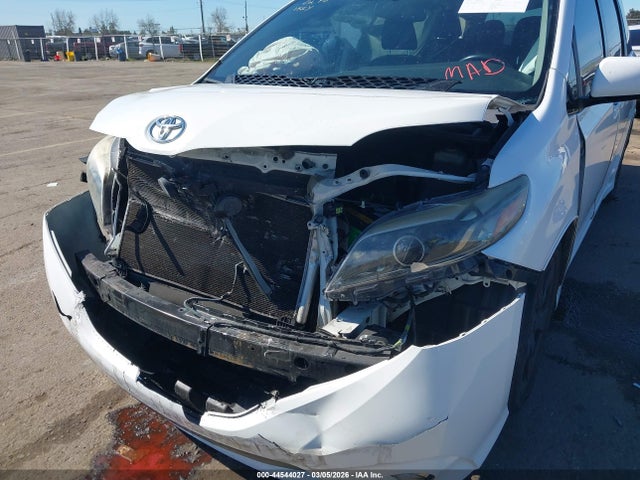 Toyota Sienna Se 8 Passenger 2017 5TDXZ3DC0HS774316 Image 6