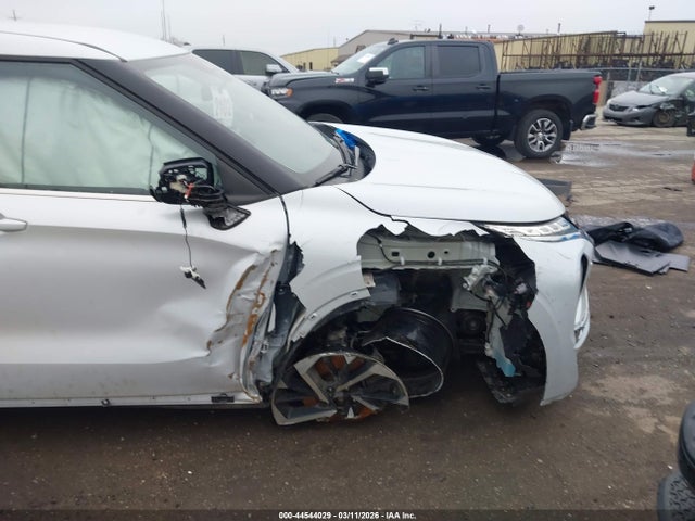 Продаж на аукціоні авто 2022 Mitsubishi Outlander Black Edition S-awc/se 2.5 S-awc/se Launch Edition S-awc, vin: JA4J4UA80NZ087822, номер лоту: 44544029