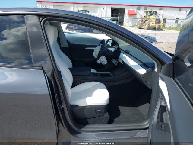7SAYGDEE9PA198096 Tesla Model Y