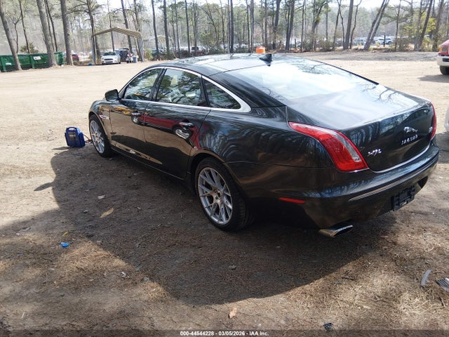 2013 JAGUAR XJ SAJWJ2GD1D8V45709 Photo 2