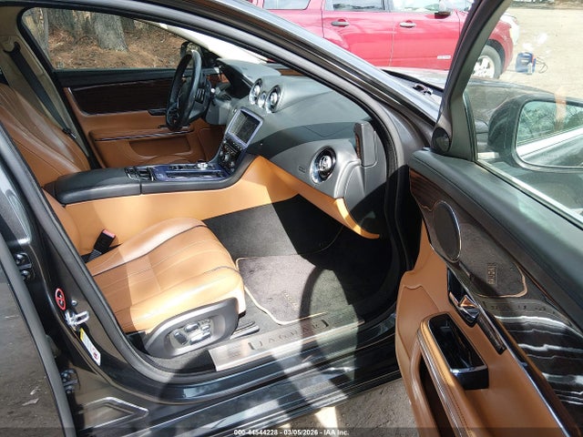 2013 JAGUAR XJ SAJWJ2GD1D8V45709 Photo 4